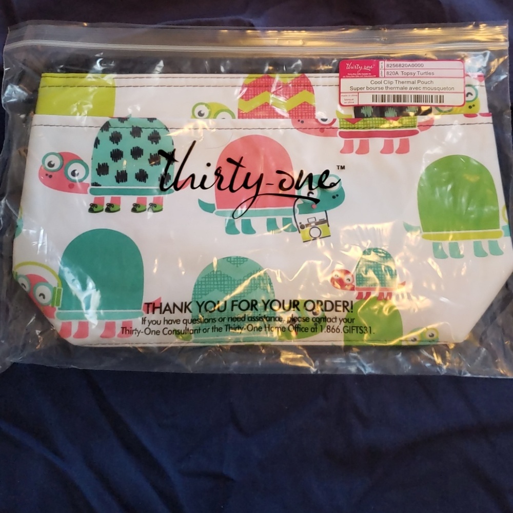 Thermal zipper pouch from Thirty one